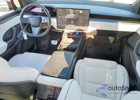 2024 Tesla Model X z USA, uszkodzony, nr VIN 7SAXCBE66RF440725